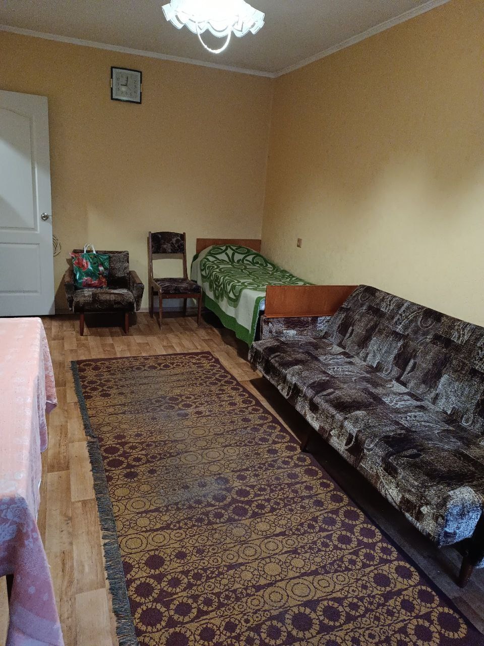 Продам 1к квартиру 32м² на кв.Комарова 5/5эт, возле маг.Лана 👍В квартире сделан косметический ремонт. ✅Квартира утеплена ✅Крыша новая ✅Окна м/п, балкон застеклен ✅Отопление центральное ✅Комнаты изолированные ✅С/у совмещен, в кафельной плитке ✅Новый бойлер ✅Кондиционер 👍Рядом с/м, магазины, школа, детский сади...